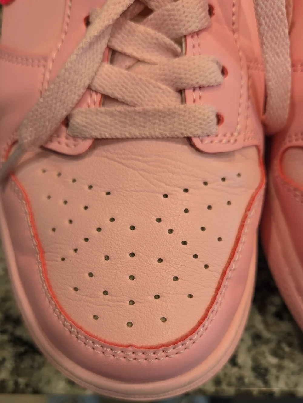 NIKE WOMEN'S LOW TRIPLE PINK SNEAKERS. SIZE 8 U. S.  DH9756-600